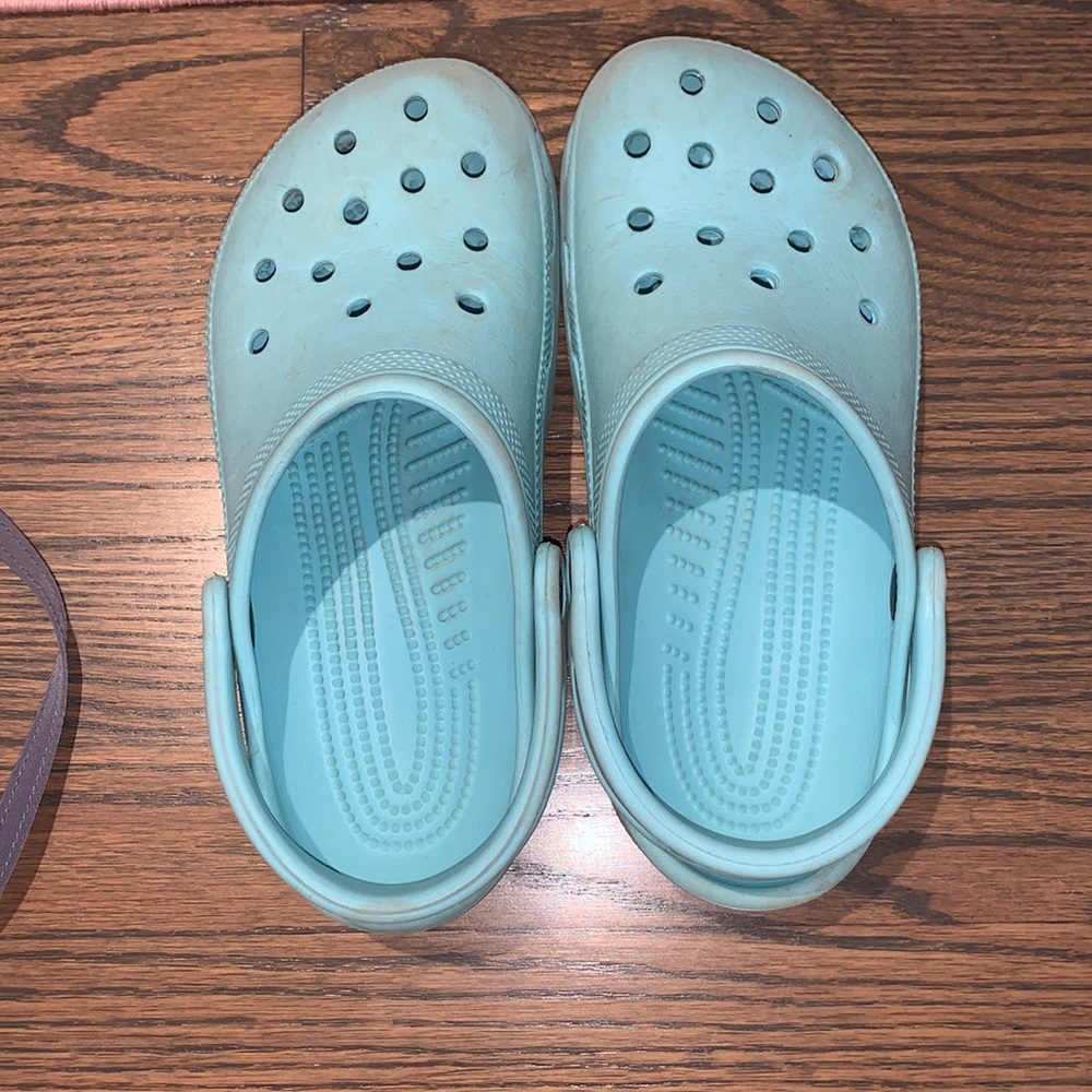 crocs aqua blue